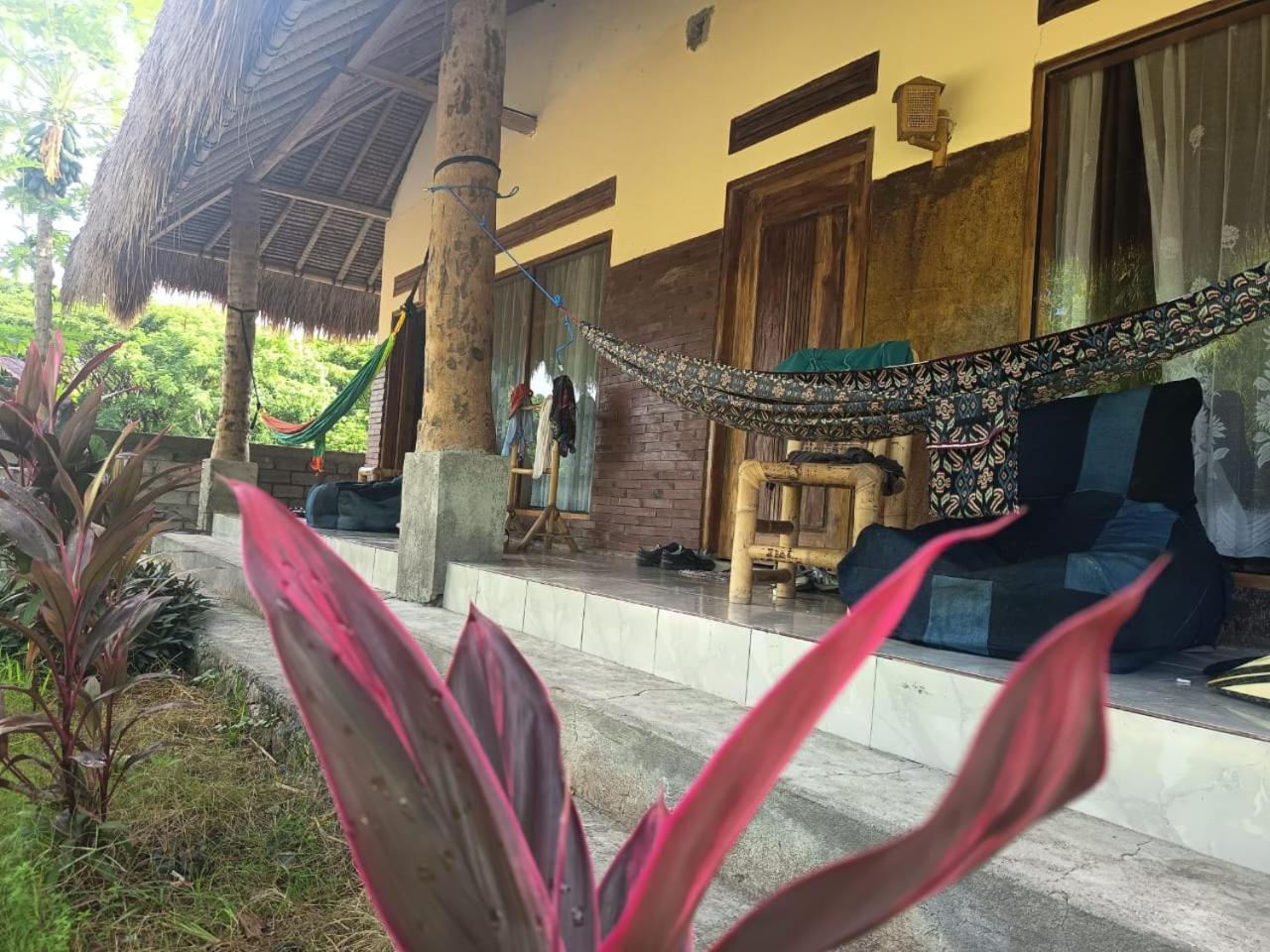 Hotel Melody Surf - Ekas Lombok Esterno foto