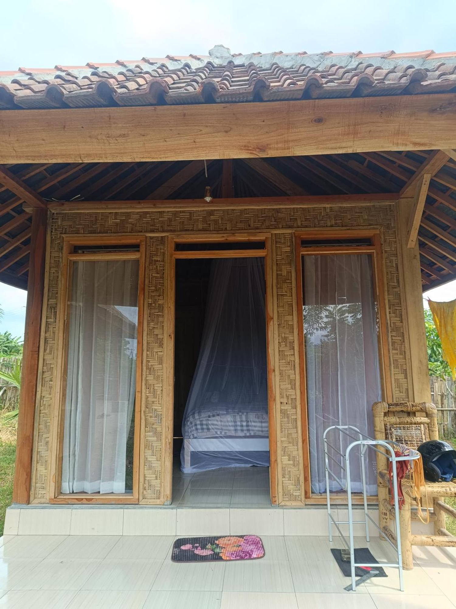 Hotel Melody Surf - Ekas Lombok Esterno foto